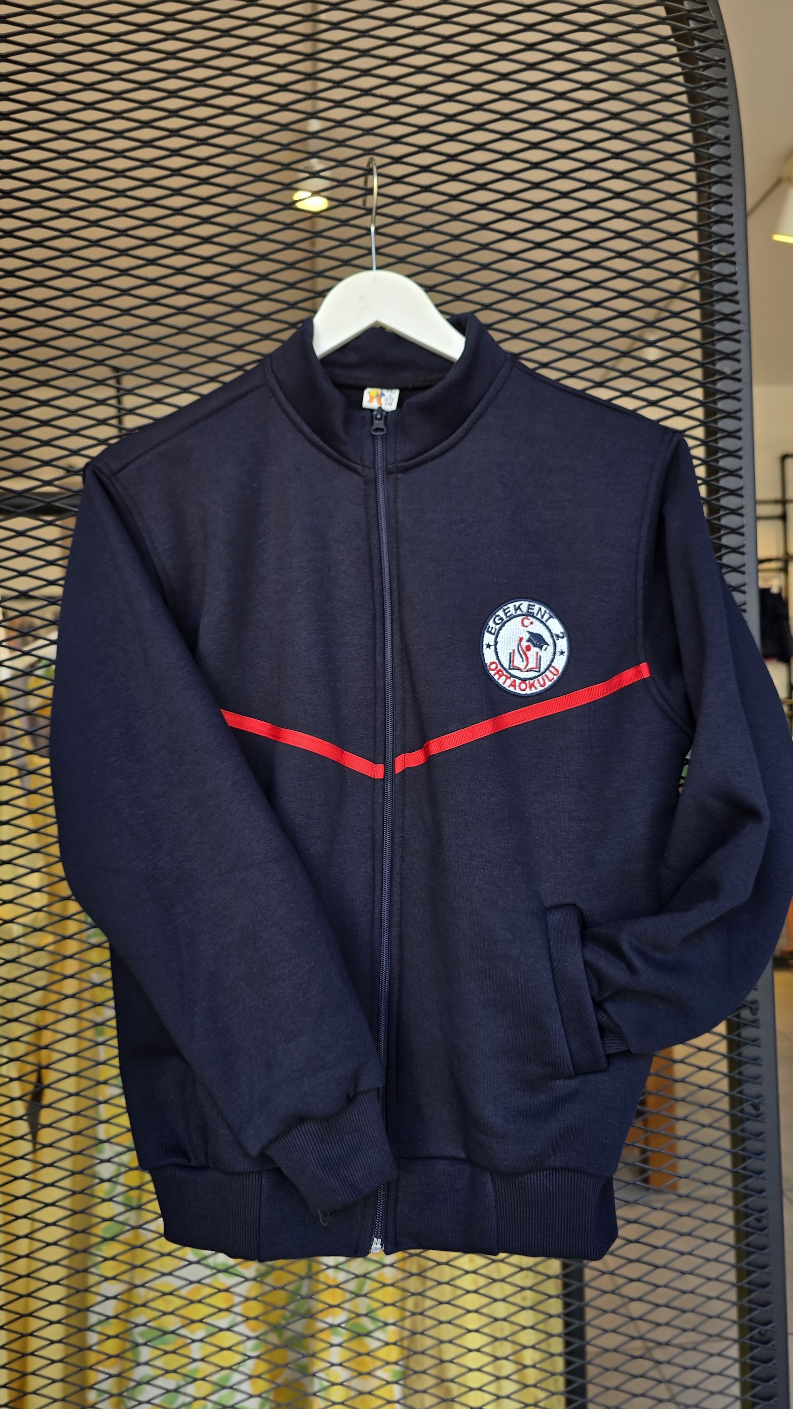 Egekent-2 Ortaokulu okul forması - gri sweatshirt ve kırmızı ribana 6