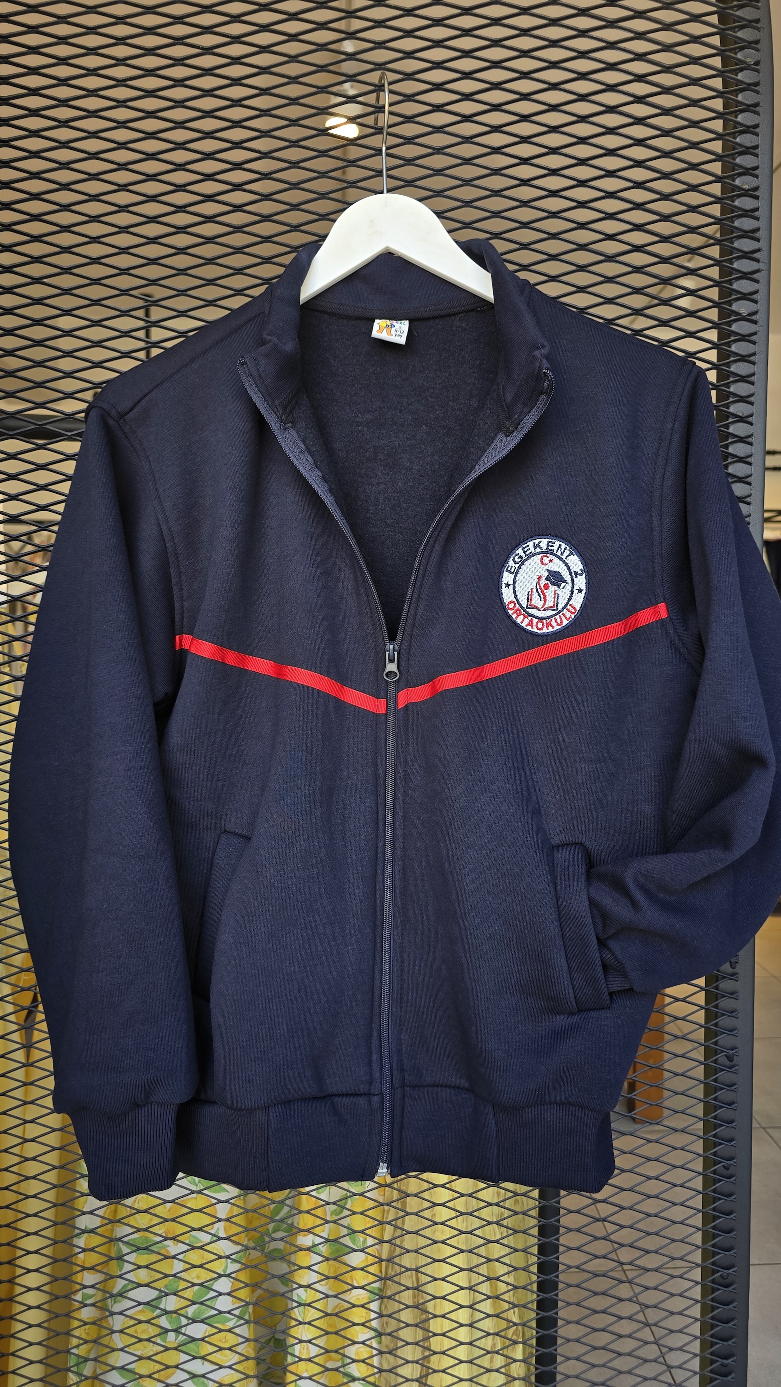 Egekent-2 Ortaokulu okul forması - gri sweatshirt ve kırmızı ribana 7